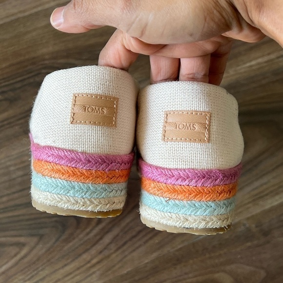 Toms Valencia Platform Espadrille - Dusty Peach
Metallic Linen - Size 10w - Picture 4 of 6